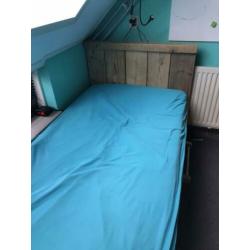 Bed steigerhout, twee lades