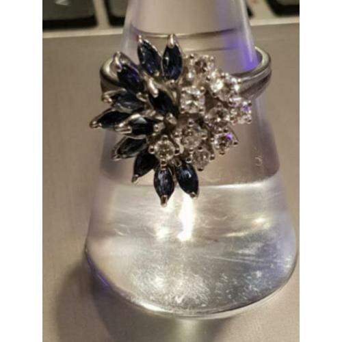 14 kt witgouden Cocktailring met Saffier en 0.46 crt Diamant