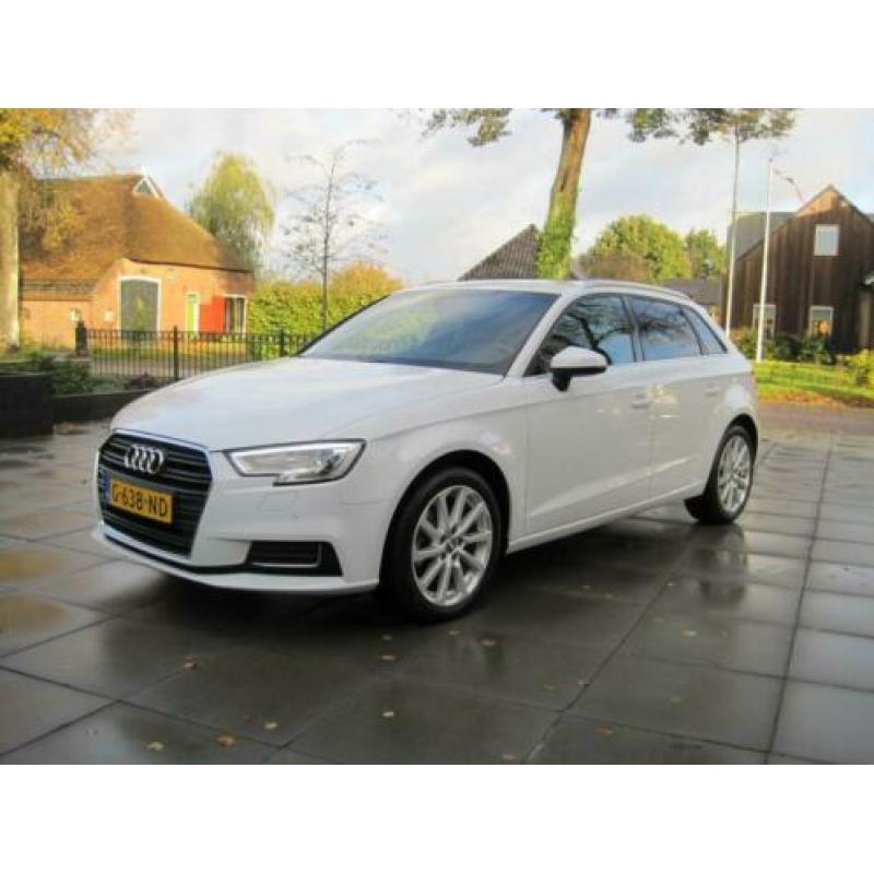 Audi A3 1.5 TFSI COD PRO LINE PLUS . LEER , XENON , NAV