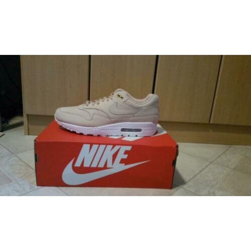 Nike Air max 1 premium suede beige