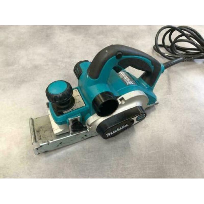 MAKITA SCHAAF KP0810C 82mm 1050W SCHAAFMACHINE ZWARE SERIE