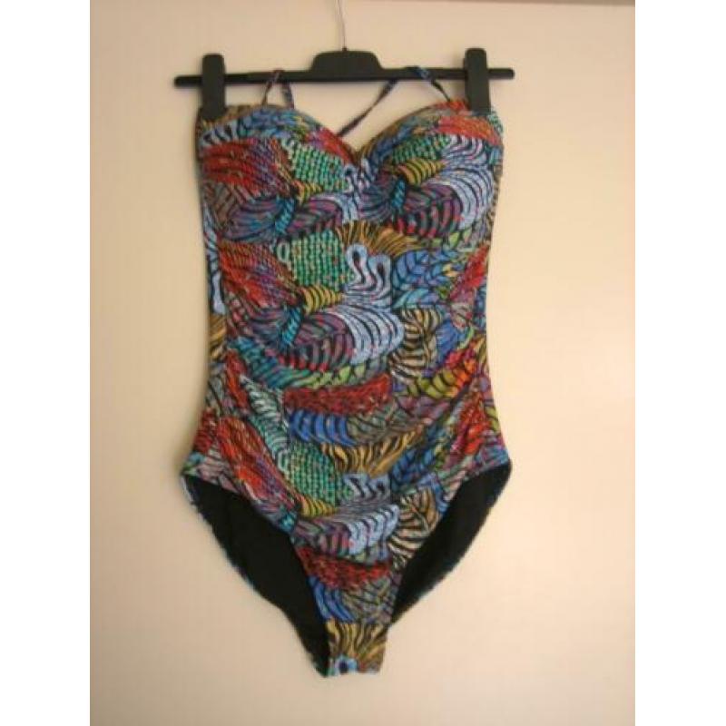 Zeer mooi fleurig corrigerend badpak BEACHWAVE 48 snazzeys
