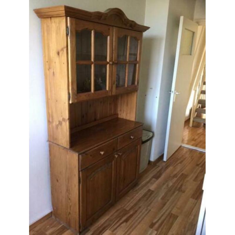 Houten servieskast