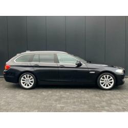 Bmw 5-SERIE 523I Touring Aut. Xenon Navi Leder Sportstoelen