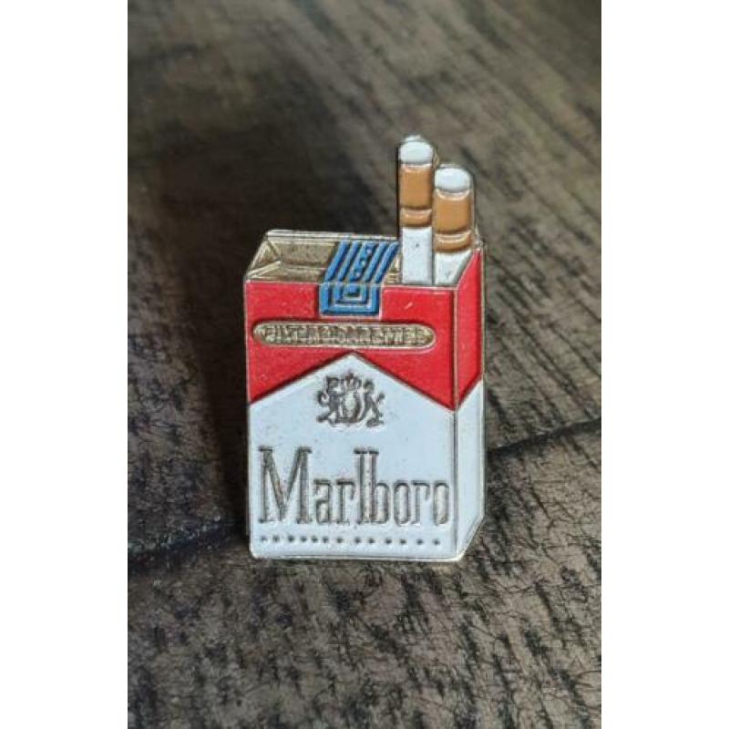 7x pins van sigaretten merken