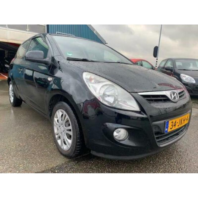 Hyundai I20 1.4i DynamicVersion AIRCO en NAP