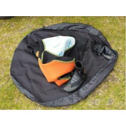 omkleed mat - wetsuit changing - carry bag 19,95