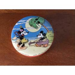 Oud, rond blikje van Mickey, en Mimi Mouse