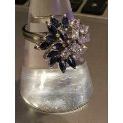 14 kt witgouden Cocktailring met Saffier en 0.46 crt Diamant