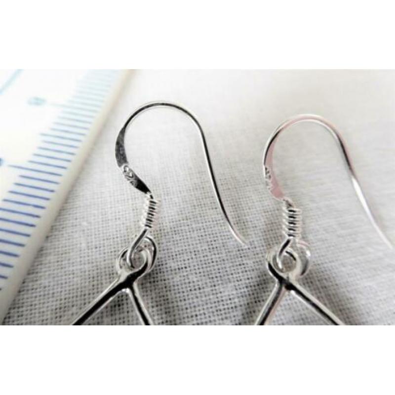 Sterling zilveren oorbellen / oorhangers met pareltje