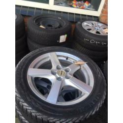 Partij velgen met winterbanden BMW 1 en 3 serie en Insignia