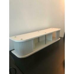 Wit CD-rek voor aan de wand