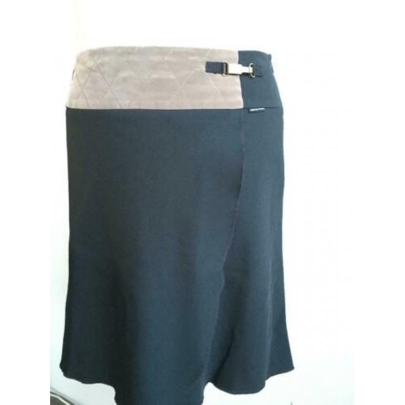 Marc Cain Rok 57% wol (mt: 42/44) 1318/8,2