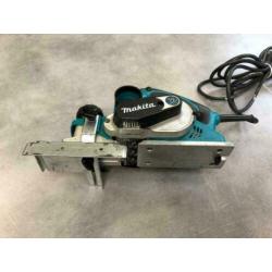 MAKITA SCHAAF KP0810C 82mm 1050W SCHAAFMACHINE ZWARE SERIE
