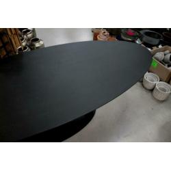 Grote eettafel ovaal zwart Hamilton Eleonora metaal hout