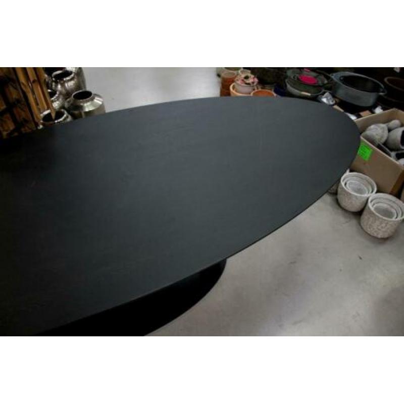 Grote eettafel ovaal zwart Hamilton Eleonora metaal hout