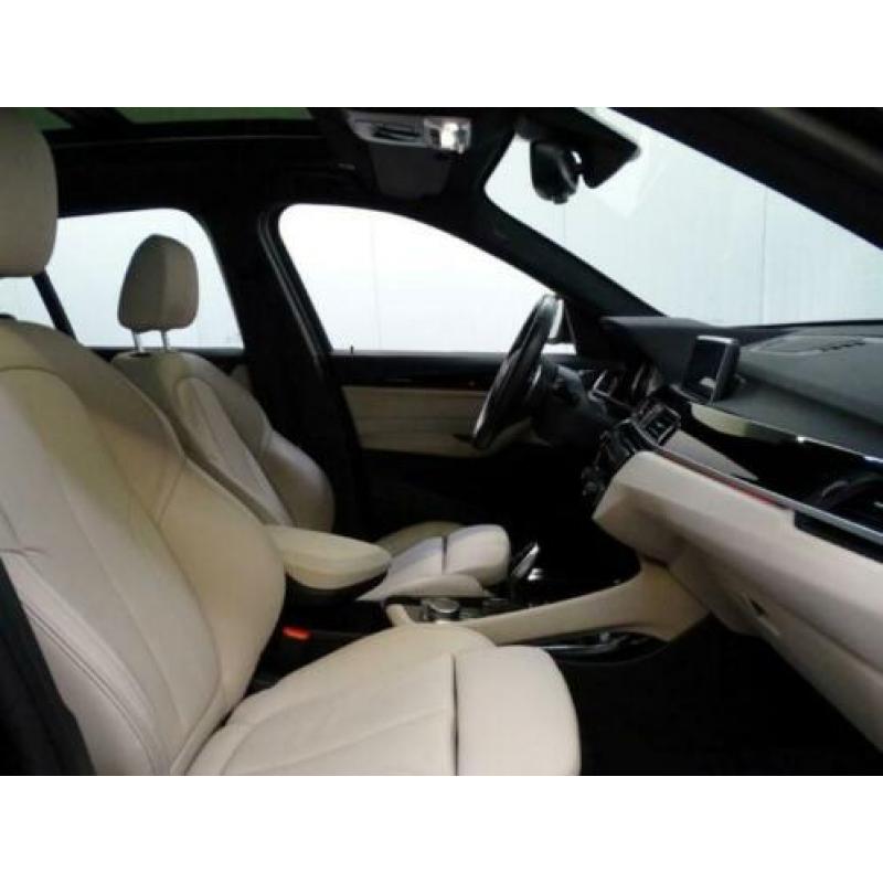 BMW X1 sDrive 2.0i Automaat Orange Edition III High Executiv