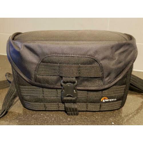 Cameratas: Lowepro ProTactic SH 120 AW
