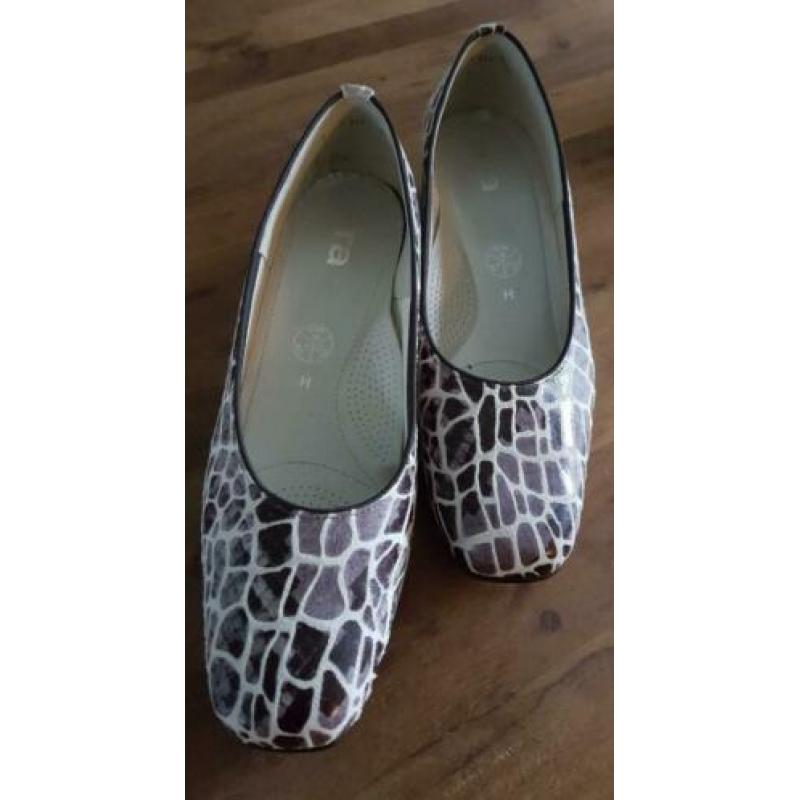 Nieuw, ARA prachtige schoenen, lage hak, mt 38 H