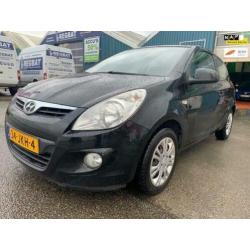 Hyundai I20 1.4i DynamicVersion AIRCO en NAP