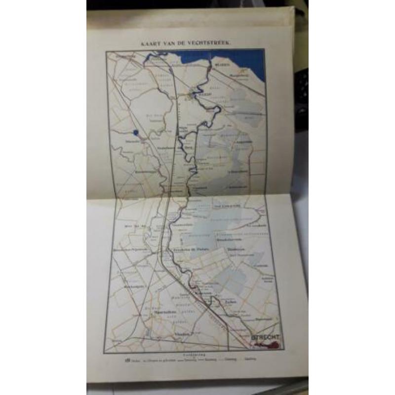 2 heel oude boeken met plaatjes van jaar 1916