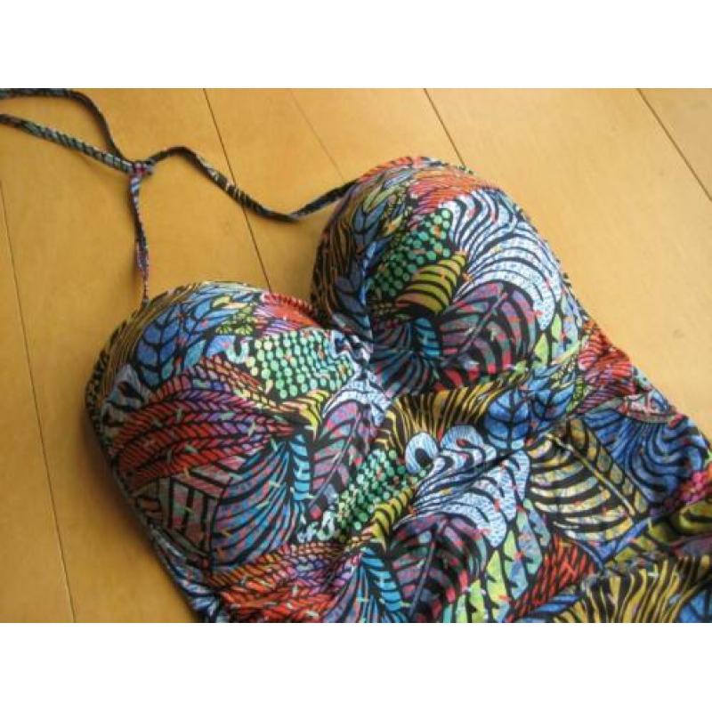 Zeer mooi fleurig corrigerend badpak BEACHWAVE 48 snazzeys