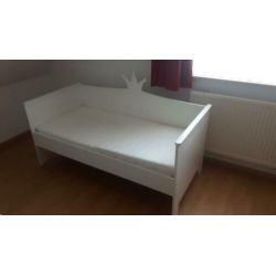 Peuterbed incl. Matras en hekje