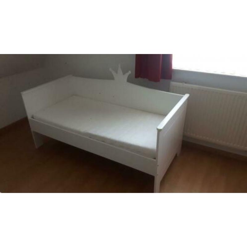 Peuterbed incl. Matras en hekje