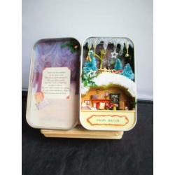 Miniatuur in Blik~Harry Bella~Box Theatre Snow Dream~Konijn
