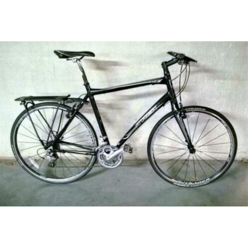 TREK 7.7 FX fitness bike
