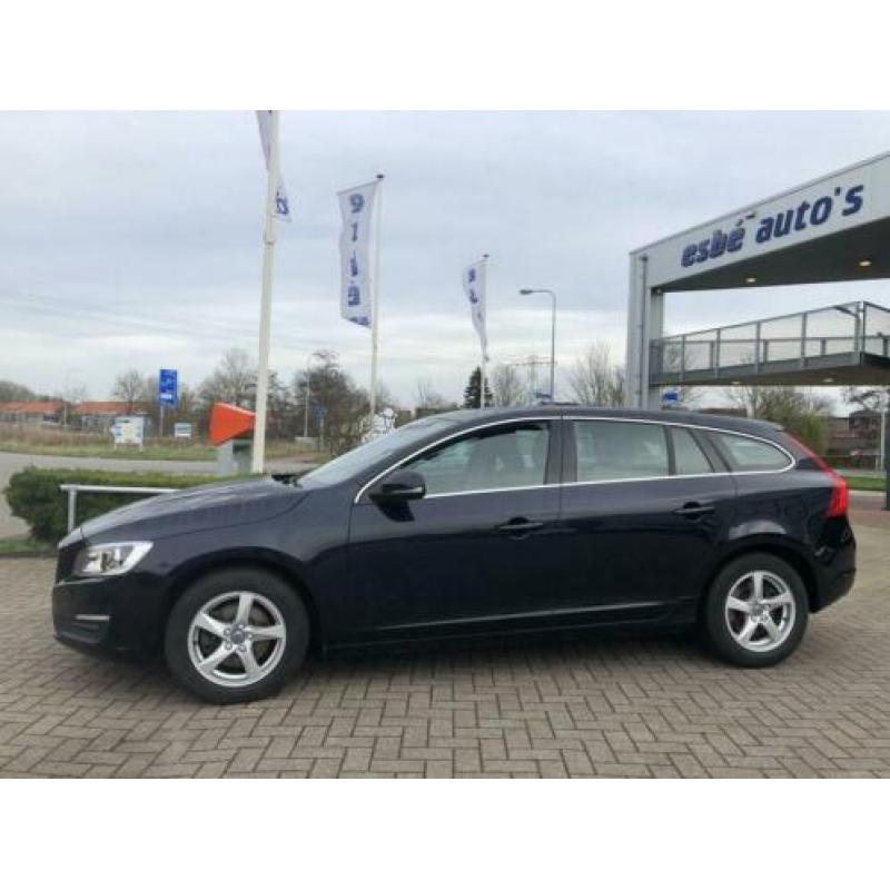 Volvo V60 2.0 D2 120 pk Momentum Business Euro 6 Navigatie T