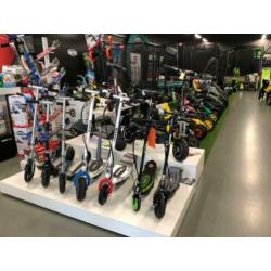 Razor Elektrische Step E300 S +zadel zit uit voorraad €264