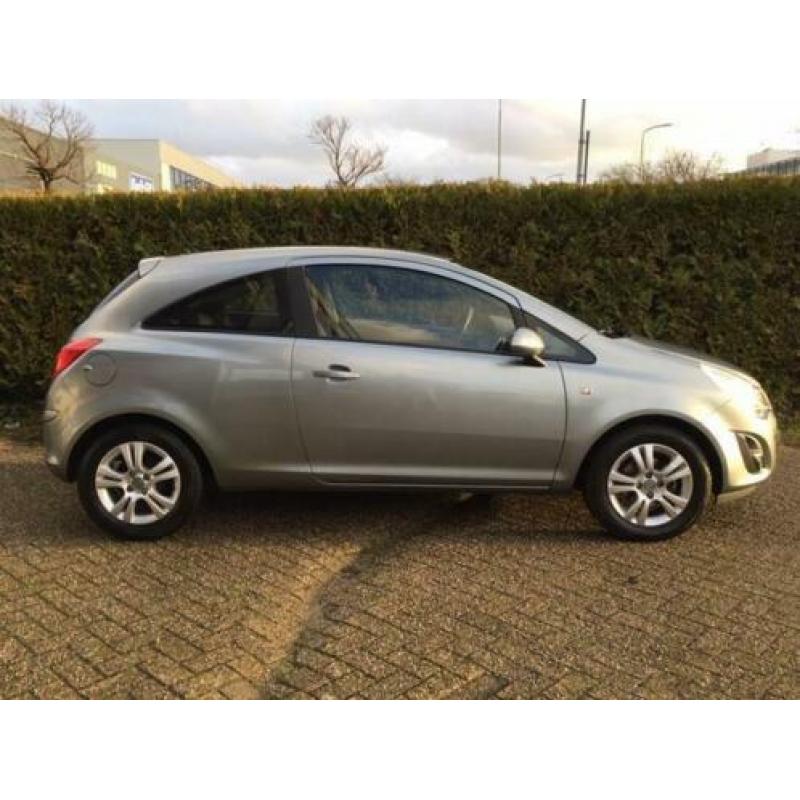 Opel Corsa 1.4-16V Design Edition 1e eigenaar * NIEUWSTAAT *