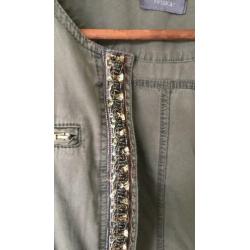 Leuk legergroen jasje met gouden details maat 36