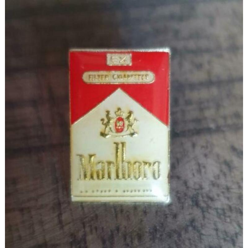 7x pins van sigaretten merken