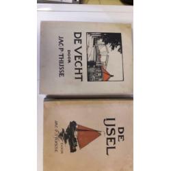 2 heel oude boeken met plaatjes van jaar 1916