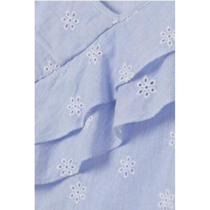 Blauwe broderie top met roesjes, nieuw staat