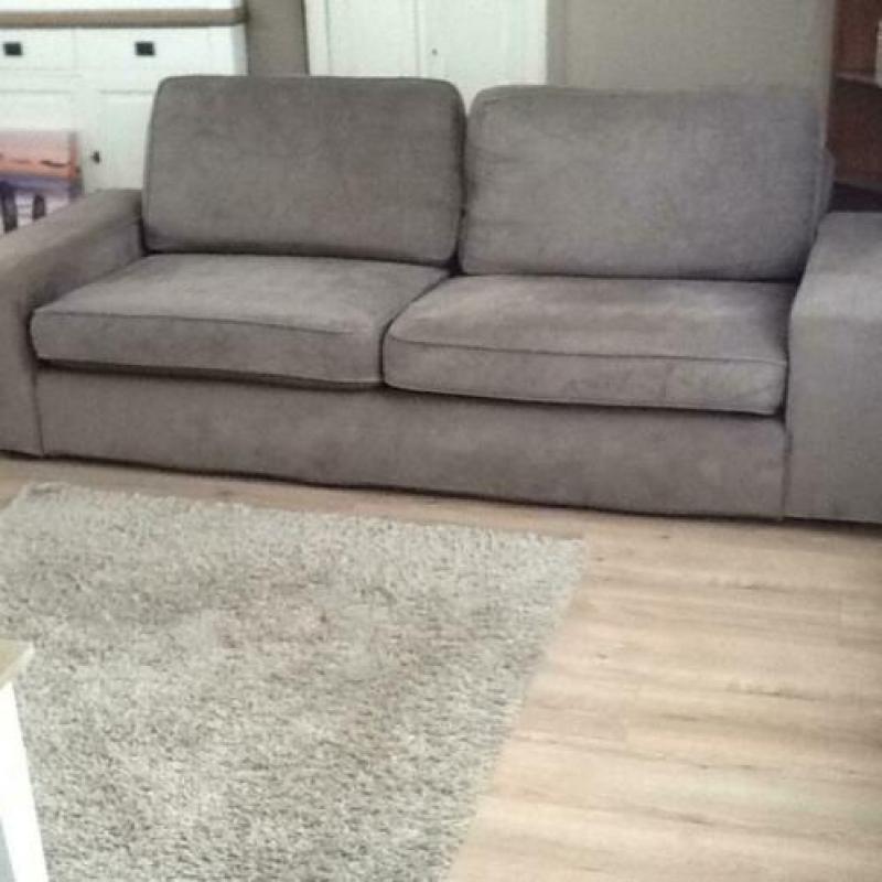 Bank met loungegedeelte