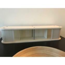 Wit CD-rek voor aan de wand