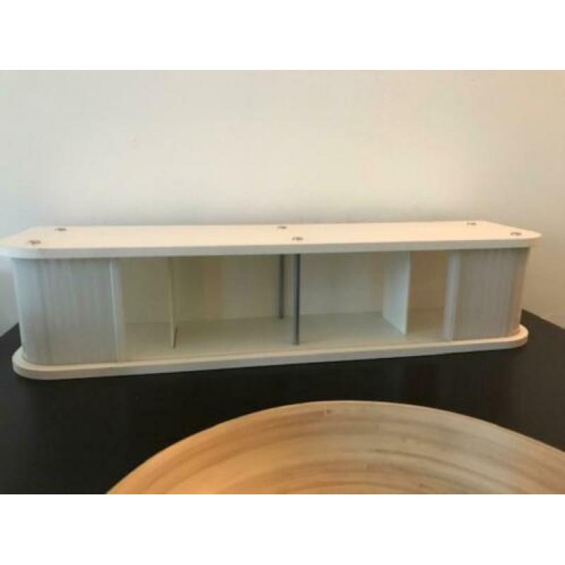 Wit CD-rek voor aan de wand