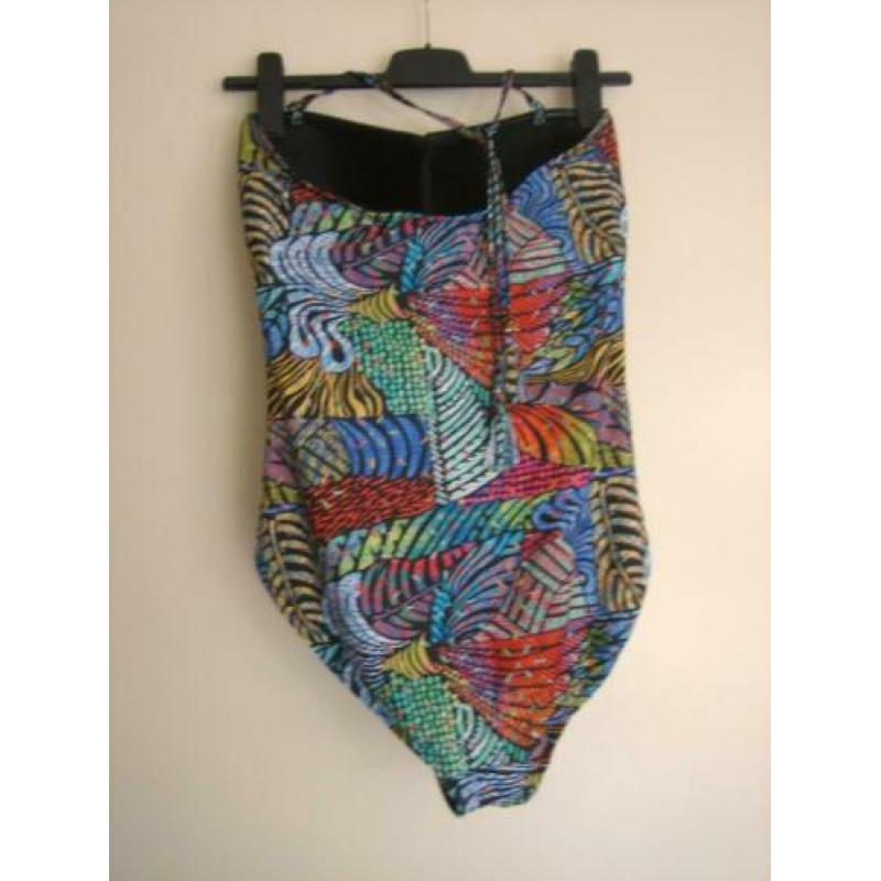 Zeer mooi fleurig corrigerend badpak BEACHWAVE 48 snazzeys