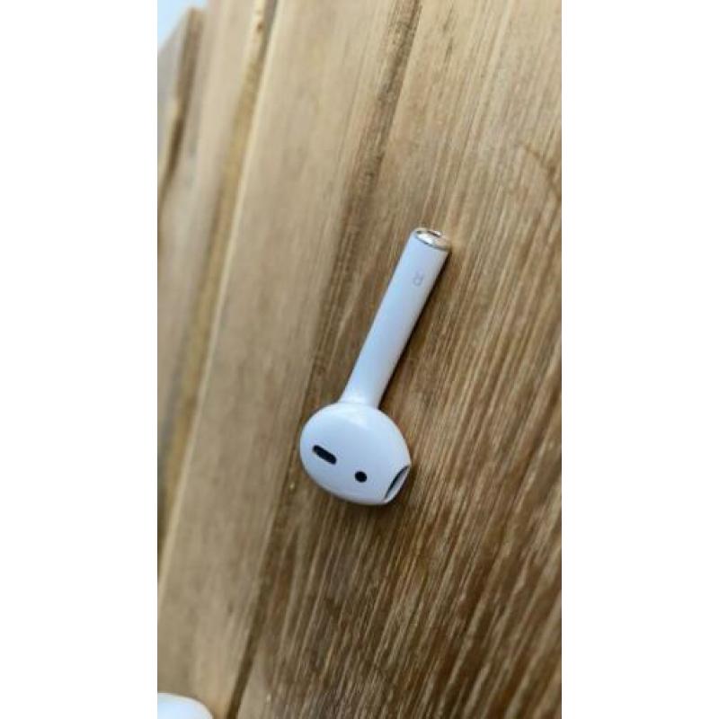 Rechter airpod met case 1e generatie