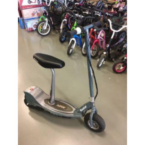 Razor Elektrische Step E300 S +zadel zit uit voorraad €264