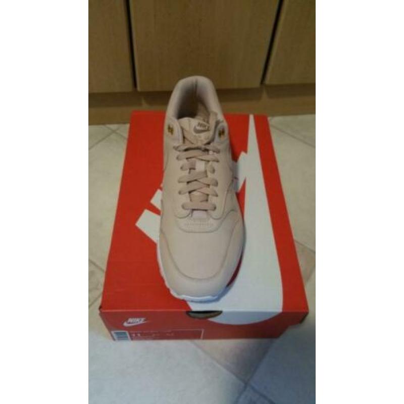 Nike Air max 1 premium suede beige