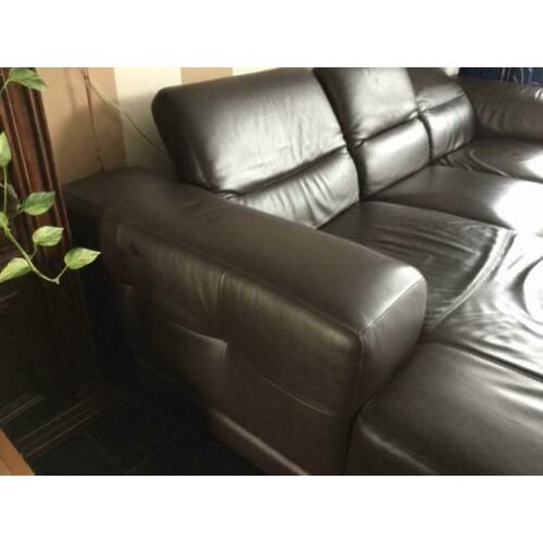 Zeer mooie leren bank met chaises longues