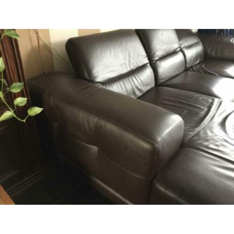Zeer mooie leren bank met chaises longues