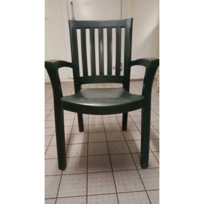 Tuinstoel Groen goedkoop maar niks mis mee