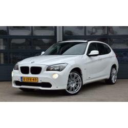 BMW X1 sDrive18i Executive * AUTOMAAT * PANORAMA * NAVIGATIE