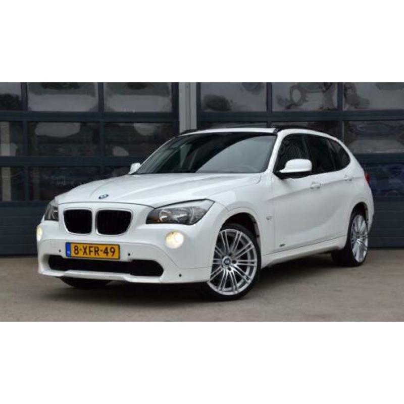 BMW X1 sDrive18i Executive * AUTOMAAT * PANORAMA * NAVIGATIE