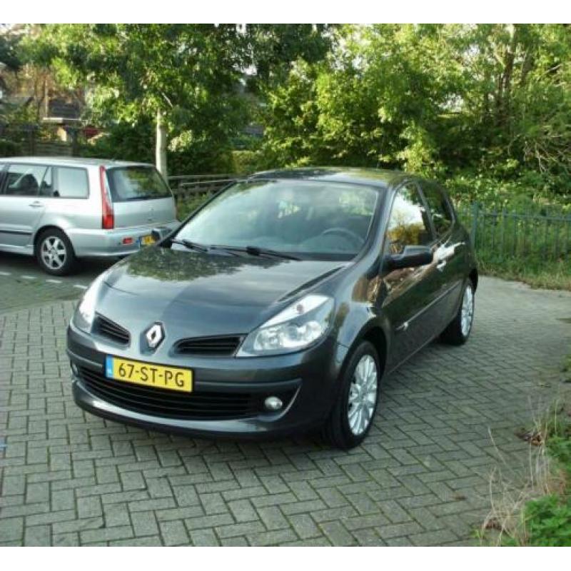 Renault Clio 1.4-16V Dynamique Luxe Airco/cc/lage km RIJKLAA